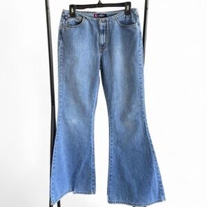 Bongo Y2K Low Rise Flared Beltless Waistband Jeans